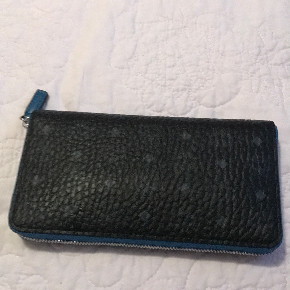 MCM Visetos large zipped wallet